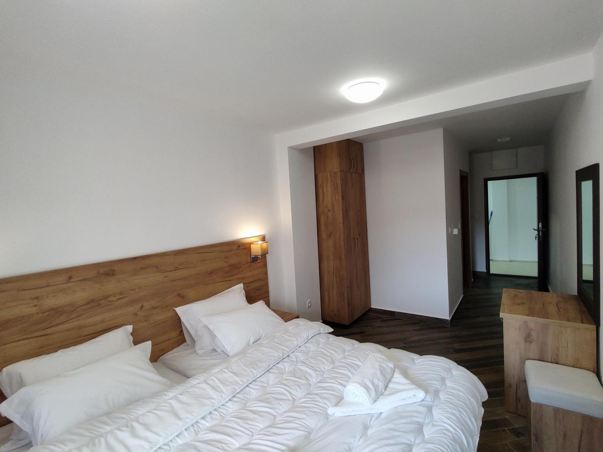 Apartments & Restaurant PirlitorŽabljak エクステリア 写真