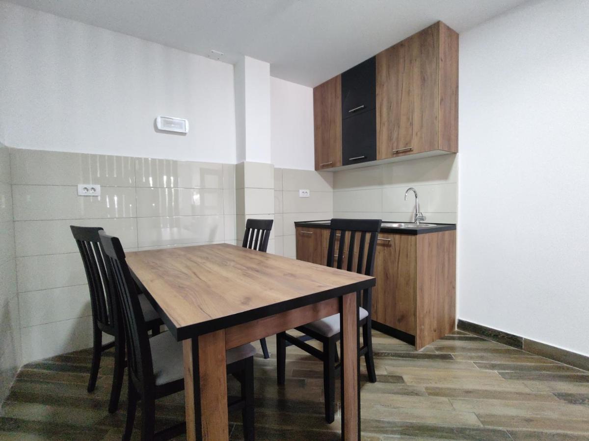 Apartments & Restaurant PirlitorŽabljak エクステリア 写真