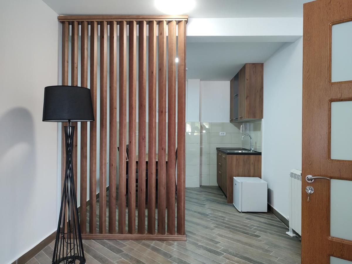 Apartments & Restaurant PirlitorŽabljak エクステリア 写真